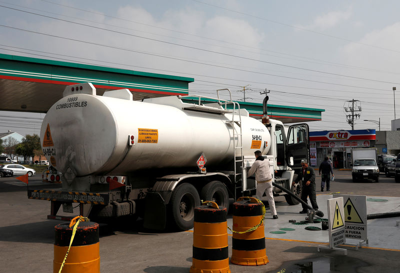Мексика ожидает более быстрой транспортировки топлива, чтобы истощить запасы