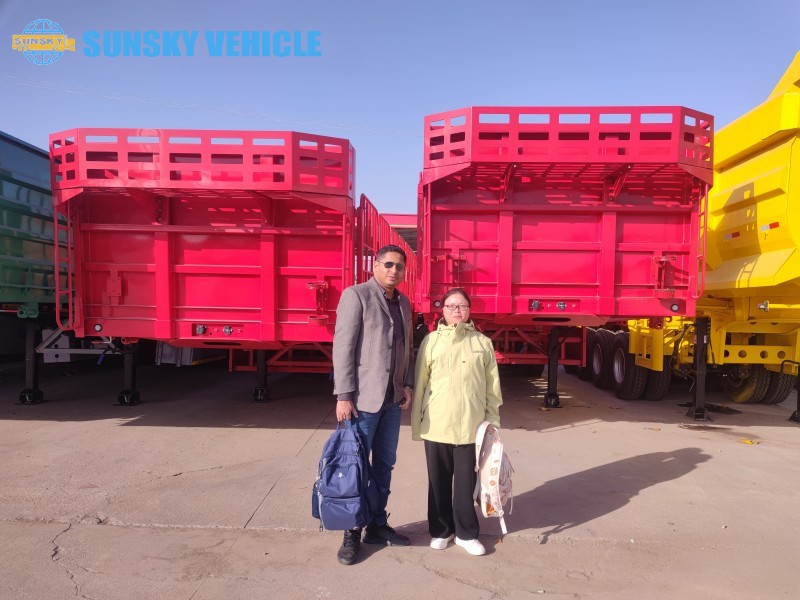 Клиент из Омана посетил завод SUNSKY для обсуждения долгосрочного сотрудничества по прицепам